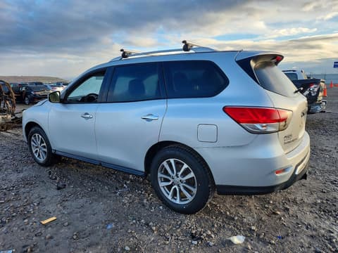 2016 Nissan Pathfinder, VIN 5N1AR2MM1GC605765. Фото 2 з 6 з аукціону Copart. Каталог авто зі США OpenDataCar.