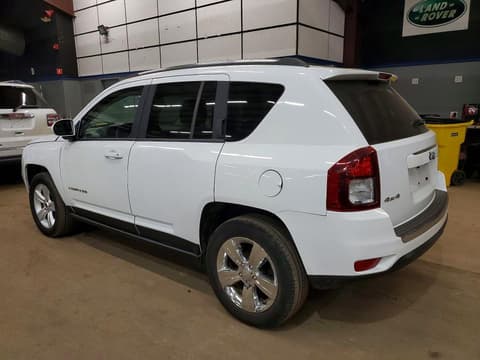 2015 Jeep Compass, VIN 1C4NJDEB1FD120749. Фото 2 з 6 з аукціону Copart. Каталог авто зі США OpenDataCar.