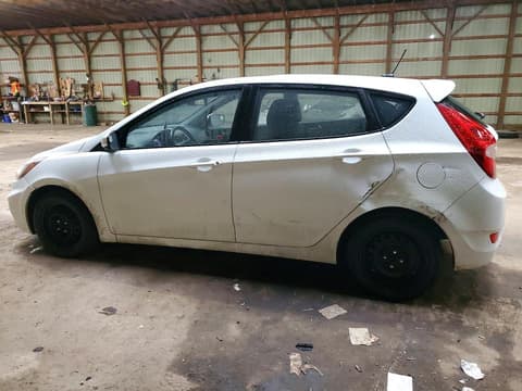 2013 Hyundai Accent, VIN KMHCU5AEXDU091068. Фото 2 з 6 з аукціону Copart. Каталог авто зі США OpenDataCar.