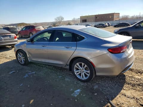 2015 Chrysler 200, VIN 1C3CCCAB1FN648145. Фото 2 з 6 з аукціону Copart. Каталог авто зі США OpenDataCar.