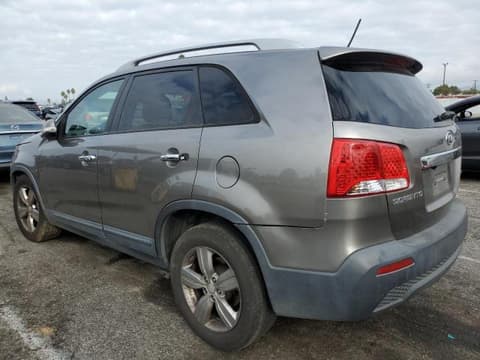 2013 Kia Sorento, VIN 5XYKU4A22DG383590. Фото 2 з 6 з аукціону Copart. Каталог авто зі США OpenDataCar.