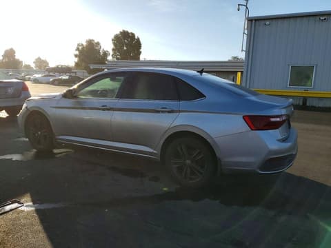 2022 Volkswagen Jetta, VIN 3VW7M7BU1NM030718. Фото 2 з 6 з аукціону Copart. Каталог авто зі США OpenDataCar.