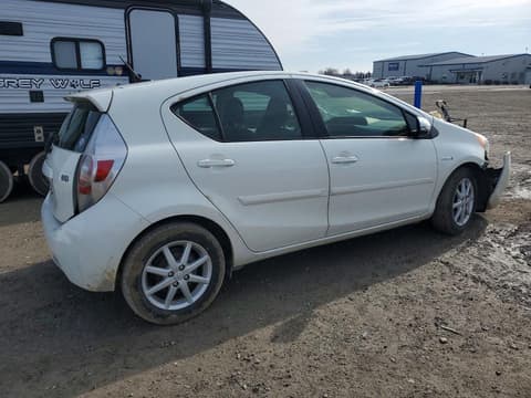 2013 Toyota Prius C, VIN JTDKDTB34D1054097. Zdjęcie 3 z 6 z aukcji Copart. Katalog aut z USA OpenDataCar.