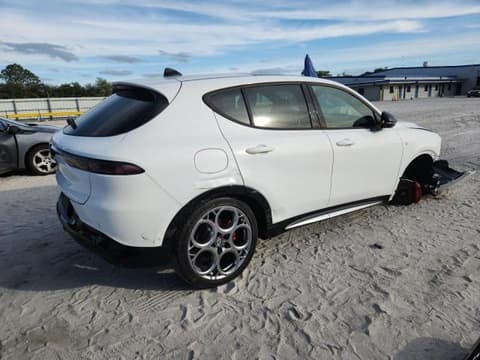 2024 Alfa romeo Tonale, VIN ZASPATCW9R3040249. Фото 3 з 6 з аукціону Copart. Каталог авто зі США OpenDataCar.