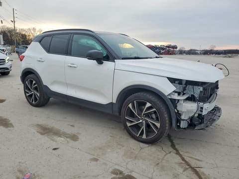 2022 Volvo XC40, VIN YV4162UMXN2791495. Фото 4 з 6 з аукціону Copart. Каталог авто зі США OpenDataCar.