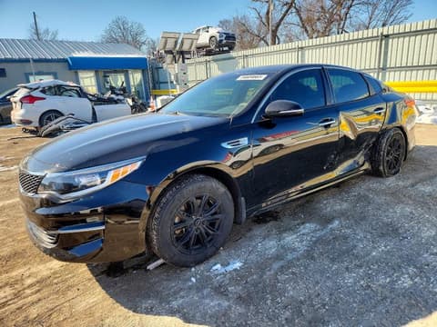 2017 Kia Optima, VIN 5XXGT4L33HG139701. Фото 1 з 6 з аукціону Copart. Каталог авто зі США OpenDataCar.