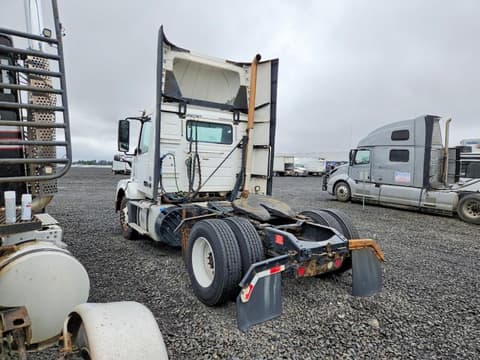 2018 Volvo VNL, VIN 4V4N39EH7JN987933. Фото 3 з 6 з аукціону Copart. Каталог авто зі США OpenDataCar.
