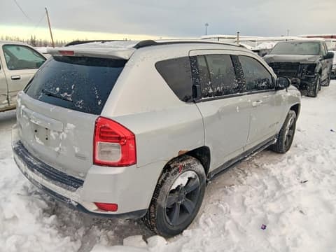 2012 Jeep Compass, VIN 1C4NJDEB1CD502078. Фото 3 из 6 с аукциона Copart. Каталог авто из США OpenDataCar.