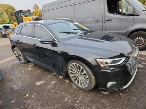 2019 Audi e-tron, VIN WA1VAAGE4KB011224. Фото 4 из 6 с аукциона Copart. Каталог авто из США OpenDataCar.