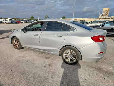 2018 Chevrolet Cruze, VIN 1G1BE5SM9J7196545. Фото 2 з 6 з аукціону Copart. Каталог авто зі США OpenDataCar.