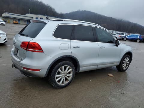 2014 Volkswagen Touareg, VIN WVGEF9BP2ED015260. Фото 3 из 6 с аукциона Copart. Каталог авто из США OpenDataCar.