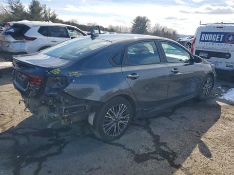 2022 Kia Forte, VIN 3KPF54AD6NE472626. Zdjęcie 3 z 6 z aukcji Copart. Katalog aut z USA OpenDataCar.