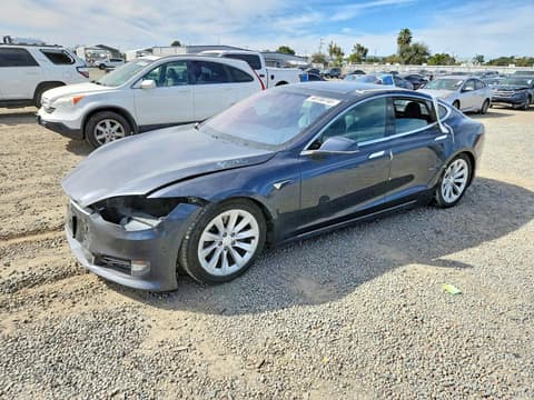 2018 Tesla Model S, VIN 5YJSA1E23JF261860. Фото 1 з 6 з аукціону Copart. Каталог авто зі США OpenDataCar.
