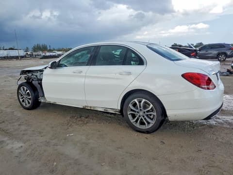 2015 Mercedes-benz C-Class, VIN 55SWF4KB3FU058272. Фото 2 з 6 з аукціону Copart. Каталог авто зі США OpenDataCar.