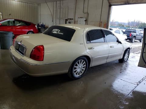 2007 Lincoln Town Car, VIN 1LNHM81V47Y623189. Фото 3 з 6 з аукціону Copart. Каталог авто зі США OpenDataCar.