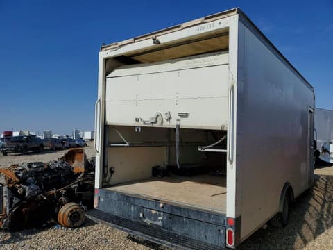 2017 Chevrolet Express 4500, VIN 1HA6GUCG3HN011476. Фото 3 з 6 з аукціону Copart. Каталог авто зі США OpenDataCar.