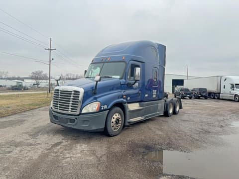 2015 Freightliner , VIN 3AKJGLD57FSFZ1684. Фото 2 з 6 з аукціону Copart. Каталог авто зі США OpenDataCar.