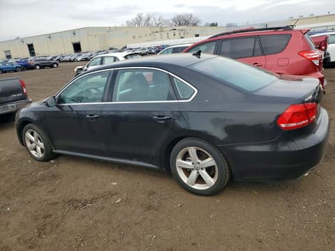 2012 Volkswagen Passat, VIN 1VWBP7A33CC089732. Фото 2 з 6 з аукціону Copart. Каталог авто зі США OpenDataCar.