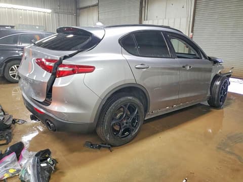 2018 Alfa romeo Stelvio, VIN ZASFAKPN9J7B84438. Фото 3 з 6 з аукціону Copart. Каталог авто зі США OpenDataCar.
