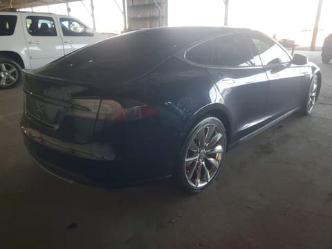 2015 Tesla Model S, VIN 5YJSA4H49FF084026. Фото 3 з 6 з аукціону Copart. Каталог авто зі США OpenDataCar.