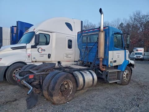 2014 Volvo VNM, VIN 4V4M19EH7EN149344. Фото 4 з 6 з аукціону Copart. Каталог авто зі США OpenDataCar.