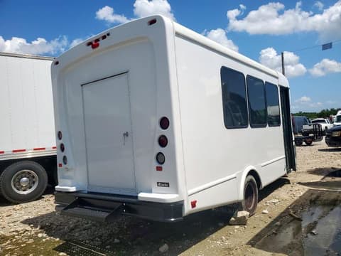 2024 Ford Econoline, VIN 1FDFE4FN1RDD17602. Фото 4 з 6 з аукціону Copart. Каталог авто зі США OpenDataCar.