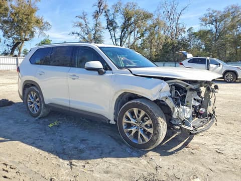 2024 Toyota Highlander, VIN 5TDAAAA53RS007102. Фото 4 з 6 з аукціону Copart. Каталог авто зі США OpenDataCar.