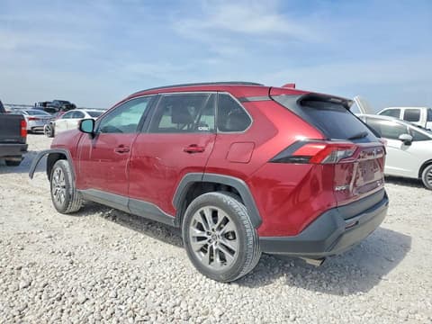 2021 Toyota RAV4, VIN 2T3C1RFV8MW132569. Фото 2 з 6 з аукціону Copart. Каталог авто зі США OpenDataCar.