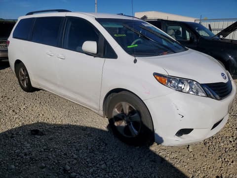 2014 Toyota Sienna, VIN 5TDKK3DC2ES520701. Фото 4 з 6 з аукціону Copart. Каталог авто зі США OpenDataCar.