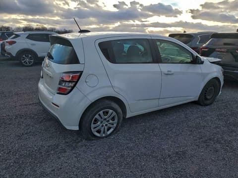 2019 Chevrolet Sonic, VIN 1G1JG6SBXK4127165. Фото 3 из 6 с аукциона Copart. Каталог авто из США OpenDataCar.