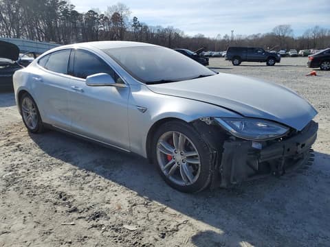 2015 Tesla Model S, VIN 5YJSA1E43FF115211. Фото 4 з 6 з аукціону Copart. Каталог авто зі США OpenDataCar.
