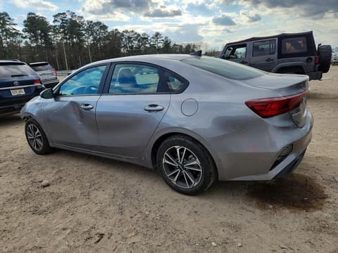 2024 Kia Forte, VIN 3KPF24AD3RE835897. Zdjęcie 2 z 6 z aukcji Copart. Katalog aut z USA OpenDataCar.