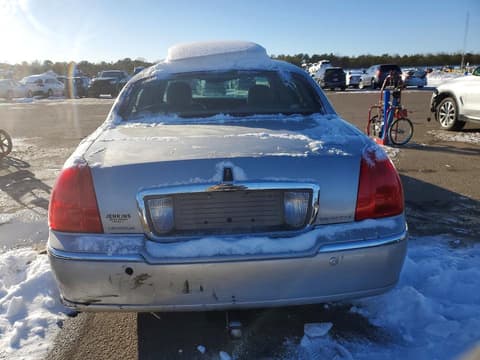 2005 Lincoln Town Car, VIN 1LNHM82WX5Y624271. Фото 6 з 6 з аукціону Copart. Каталог авто зі США OpenDataCar.