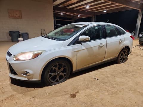 2013 Ford Focus, VIN 1FADP3F27DL275642. Zdjęcie 1 z 6 z aukcji Copart. Katalog aut z USA OpenDataCar.