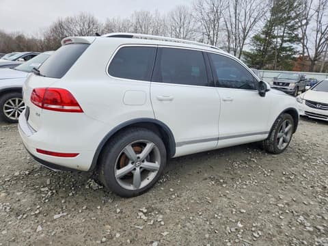 2013 Volkswagen Touareg, VIN WVGEP9BP5DD012378. Фото 3 из 6 с аукциона Copart. Каталог авто из США OpenDataCar.