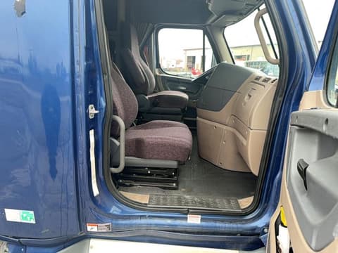 2015 Freightliner , VIN 3AKJGLD57FSFZ1684. Фото 5 з 6 з аукціону Copart. Каталог авто зі США OpenDataCar.