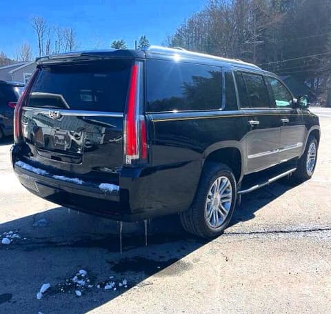 2018 Cadillac Escalade ESV, VIN 1GYS4GKJ0JR215185. Photo 4 of 6 from Copart auction. OpenDataCar US salvage catalog.