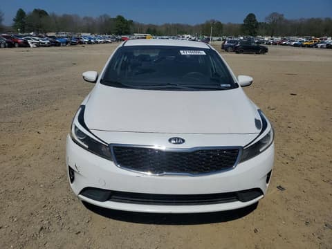 2018 Kia Forte, VIN 3KPFL4A76JE195681. Фото 5 з 6 з аукціону Copart. Каталог авто зі США OpenDataCar.