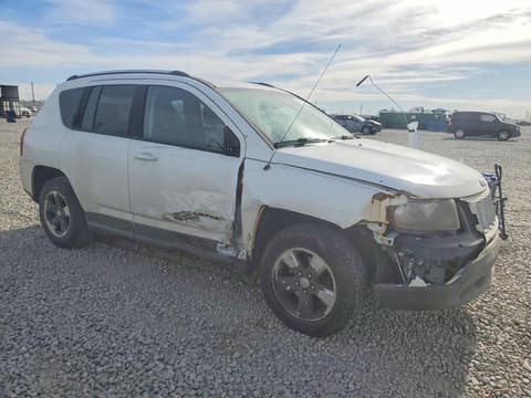 2015 Jeep Compass, VIN 1C4NJCBA1FD273332. Zdjęcie 4 z 6 z aukcji Copart. Katalog aut z USA OpenDataCar.