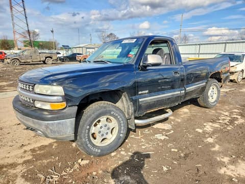 2000 Chevrolet Silverado, VIN 1GCEK14T3YE185122. Фото 1 з 6 з аукціону Copart. Каталог авто зі США OpenDataCar.