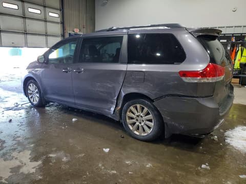 2011 Toyota Sienna, VIN 5TDDK3DC0BS010738. Фото 2 з 6 з аукціону Copart. Каталог авто зі США OpenDataCar.