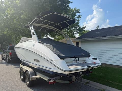 2019 Yama 242 Limited S, VIN YAMC0291F919. Фото 3 з 6 з аукціону Copart. Каталог авто зі США OpenDataCar.