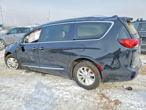 2019 Chrysler Pacifica, VIN 2C4RC1BG4KR597161. Фото 2 з 6 з аукціону Copart. Каталог авто зі США OpenDataCar.