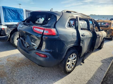 2016 Jeep Cherokee, VIN 1C4PJMCS0GW237725. Фото 3 з 6 з аукціону Copart. Каталог авто зі США OpenDataCar.