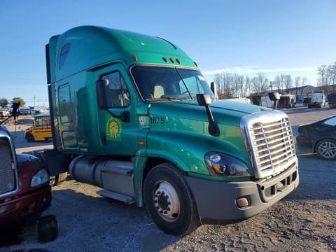 2018 Freightliner Cascadia 125, VIN 3AKJGLDR7JSJV0730. Фото 2 из 6 с аукциона Copart. Каталог авто из США OpenDataCar.