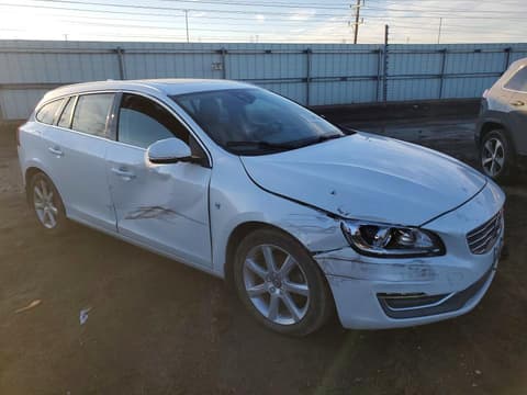2017 Volvo V60, VIN YV140MEK7H1372941. Фото 4 з 6 з аукціону Copart. Каталог авто зі США OpenDataCar.