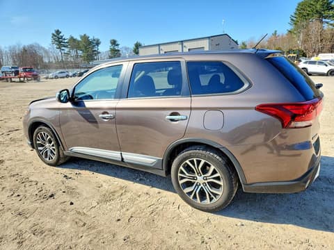 2016 Mitsubishi Outlander, VIN JA4AZ3A33GZ014625. Фото 2 з 6 з аукціону Copart. Каталог авто зі США OpenDataCar.