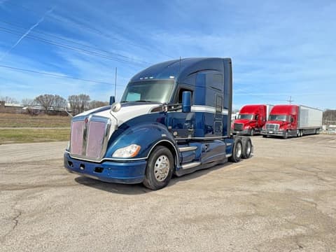 2017 Kenworth T680, VIN 1XKYDP9X3HJ151263. Фото 2 з 6 з аукціону Copart. Каталог авто зі США OpenDataCar.