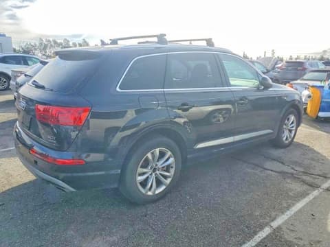 2018 Audi Q7, VIN WA1LAAF78JD003737. Фото 3 из 6 с аукциона Copart. Каталог авто из США OpenDataCar.