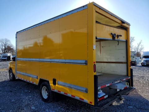 2022 Ford E-350, VIN 1FDWE3FN3NDC15089. Фото 2 з 6 з аукціону Copart. Каталог авто зі США OpenDataCar.